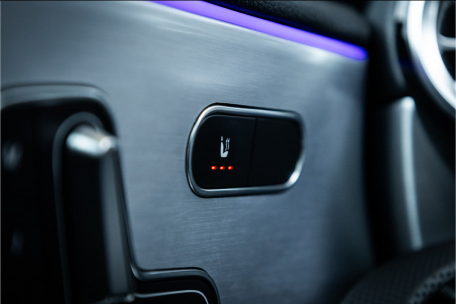 Mercedes-Benz A-Klasse A180 Business Solution AMG - AMG Line | Panorama | Memory | Sfeerverlichting