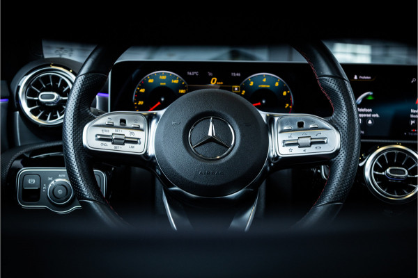 Mercedes-Benz A-Klasse A180 Business Solution AMG - AMG Line | Panorama | Memory | Sfeerverlichting