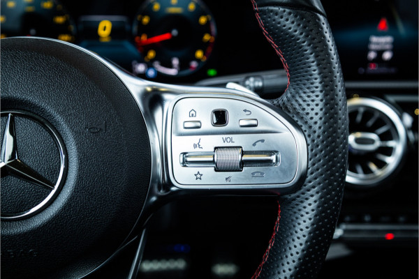 Mercedes-Benz A-Klasse A180 Business Solution AMG - AMG Line | Panorama | Memory | Sfeerverlichting