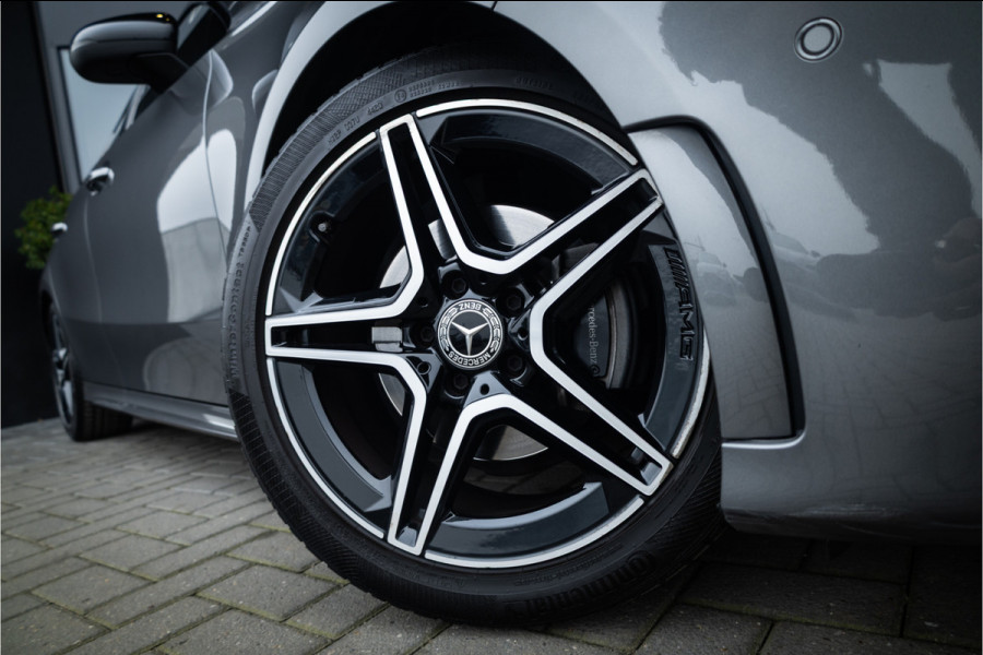 Mercedes-Benz A-Klasse A180 Business Solution AMG - AMG Line | Panorama | Memory | Sfeerverlichting