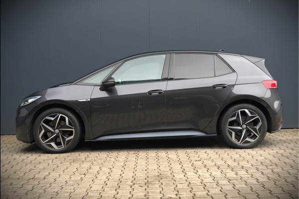 Volkswagen ID.3 First Plus 58 kWh | Stoelverwarming | Stuurverwarming | Camera | Adaptive Cruise Control | Navigatie | Keyless | Parkeersensoren | LED | Apple Carplay | NAP |
