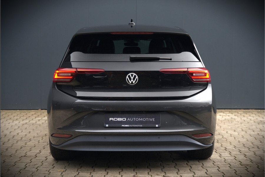 Volkswagen ID.3 First Plus 58 kWh | Stoelverwarming | Stuurverwarming | Camera | Adaptive Cruise Control | Navigatie | Keyless | Parkeersensoren | LED | Apple Carplay | NAP |