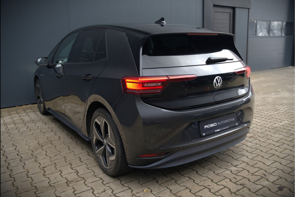 Volkswagen ID.3 First Plus 58 kWh | Stoelverwarming | Stuurverwarming | Camera | Adaptive Cruise Control | Navigatie | Keyless | Parkeersensoren | LED | Apple Carplay | NAP |