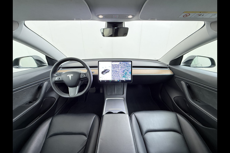Tesla Model 3 Long Range AWD 75kWh 463pk Facelift Warmtepomp Lmv 19" AutoPilot Leder Panoramadak Adaptive-Cruise Camera's Elektr.-Stuur+Stoele Navi LED DAB Voorverwarmen interieur Keyless One-Pedal-Drive 4WD SOH 87% Origineel Nederlandse Auto Fabrieksgarantie op Accu en Motor tot 21-12-2028/192.00km