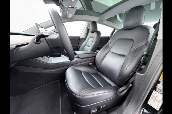 Tesla Model 3 Long Range AWD 75kWh 463pk Facelift Warmtepomp Lmv 19" AutoPilot Leder Panoramadak Adaptive-Cruise Camera's Elektr.-Stuur+Stoele Navi LED DAB Voorverwarmen interieur Keyless One-Pedal-Drive 4WD SOH 87% Origineel Nederlandse Auto Fabrieksgarantie op Accu en Motor tot 21-12-2028/192.00km
