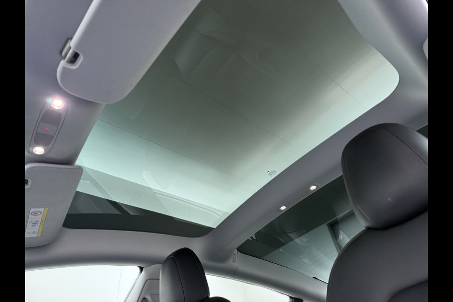 Tesla Model 3 Long Range AWD 75kWh 463pk Facelift Warmtepomp Lmv 19" AutoPilot Leder Panoramadak Adaptive-Cruise Camera's Elektr.-Stuur+Stoele Navi LED DAB Voorverwarmen interieur Keyless One-Pedal-Drive 4WD SOH 87% Origineel Nederlandse Auto Fabrieksgarantie op Accu en Motor tot 21-12-2028/192.00km