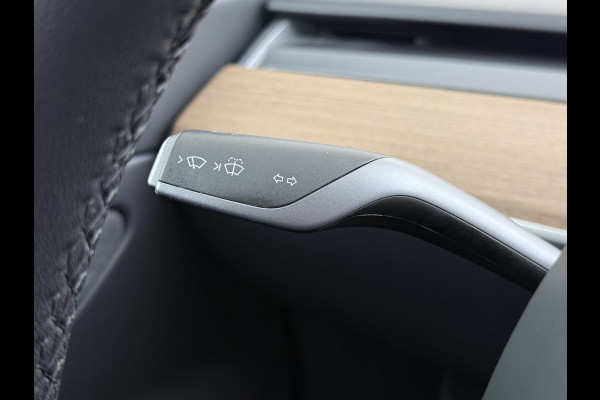 Tesla Model 3 Long Range AWD 75kWh 463pk Facelift Warmtepomp Lmv 19" AutoPilot Leder Panoramadak Adaptive-Cruise Camera's Elektr.-Stuur+Stoele Navi LED DAB Voorverwarmen interieur Keyless One-Pedal-Drive 4WD SOH 87% Origineel Nederlandse Auto Fabrieksgarantie op Accu en Motor tot 21-12-2028/192.00km