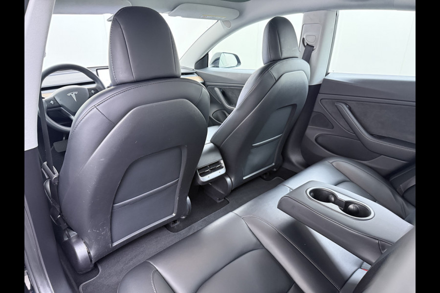 Tesla Model 3 Long Range AWD 75kWh 463pk Facelift Warmtepomp Lmv 19" AutoPilot Leder Panoramadak Adaptive-Cruise Camera's Elektr.-Stuur+Stoele Navi LED DAB Voorverwarmen interieur Keyless One-Pedal-Drive 4WD SOH 87% Origineel Nederlandse Auto Fabrieksgarantie op Accu en Motor tot 21-12-2028/192.00km