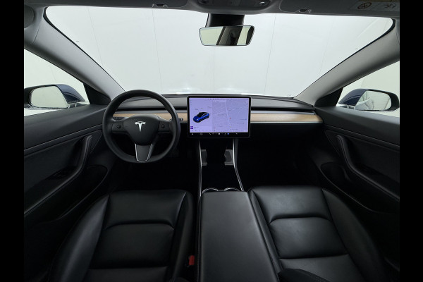 Tesla Model 3 RWD SR plus 325PK SOH 93% LFP Accu AutoPilot Leder Panoramadak Adaptive-Cruise Camera's Elektr.-Stuur+Stoelen+Spiegels+Geheugen+ Navi LED DAB Voorverwarmen Keyless One-Pedal-Drive Lmv 18" 1e Eigenaar Origineel Nederlandse Auto