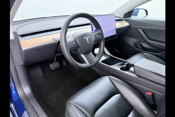 Tesla Model 3 RWD SR plus 325PK SOH 93% LFP Accu AutoPilot Leder Panoramadak Adaptive-Cruise Camera's Elektr.-Stuur+Stoelen+Spiegels+Geheugen+ Navi LED DAB Voorverwarmen Keyless One-Pedal-Drive Lmv 18" 1e Eigenaar Origineel Nederlandse Auto