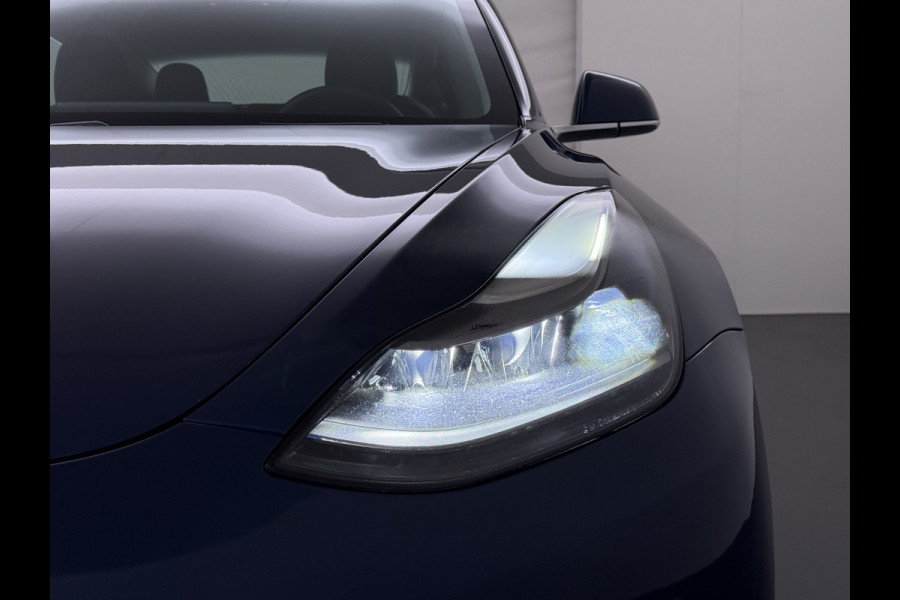 Tesla Model 3 RWD SR plus 325PK SOH 93% LFP Accu AutoPilot Leder Panoramadak Adaptive-Cruise Camera's Elektr.-Stuur+Stoelen+Spiegels+Geheugen+ Navi LED DAB Voorverwarmen Keyless One-Pedal-Drive Lmv 18" 1e Eigenaar Origineel Nederlandse Auto