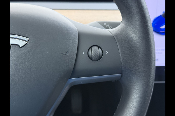 Tesla Model 3 RWD SR plus 325PK SOH 93% LFP Accu AutoPilot Leder Panoramadak Adaptive-Cruise Camera's Elektr.-Stuur+Stoelen+Spiegels+Geheugen+ Navi LED DAB Voorverwarmen Keyless One-Pedal-Drive Lmv 18" 1e Eigenaar Origineel Nederlandse Auto