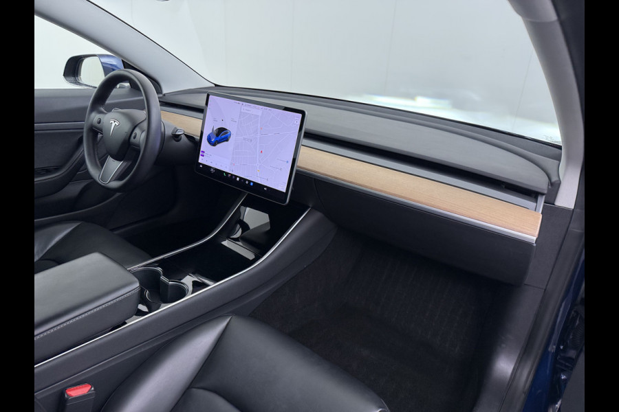 Tesla Model 3 RWD SR plus 325PK SOH 93% LFP Accu AutoPilot Leder Panoramadak Adaptive-Cruise Camera's Elektr.-Stuur+Stoelen+Spiegels+Geheugen+ Navi LED DAB Voorverwarmen Keyless One-Pedal-Drive Lmv 18" 1e Eigenaar Origineel Nederlandse Auto