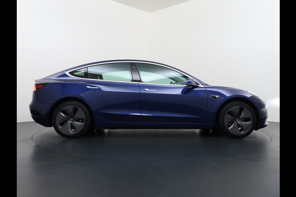 Tesla Model 3 RWD SR plus 325PK SOH 93% LFP Accu AutoPilot Leder Panoramadak Adaptive-Cruise Camera's Elektr.-Stuur+Stoelen+Spiegels+Geheugen+ Navi LED DAB Voorverwarmen Keyless One-Pedal-Drive Lmv 18" 1e Eigenaar Origineel Nederlandse Auto