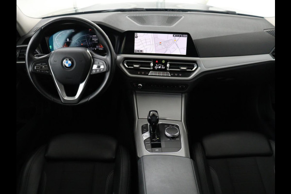 BMW 3 Serie 318i Business Edition | Trekhaak | Sportstoelen | Half leder | Adaptief LED | Carplay | Navigatie | Parkeerhulp | Climate control | Bluetooth | Cruise control