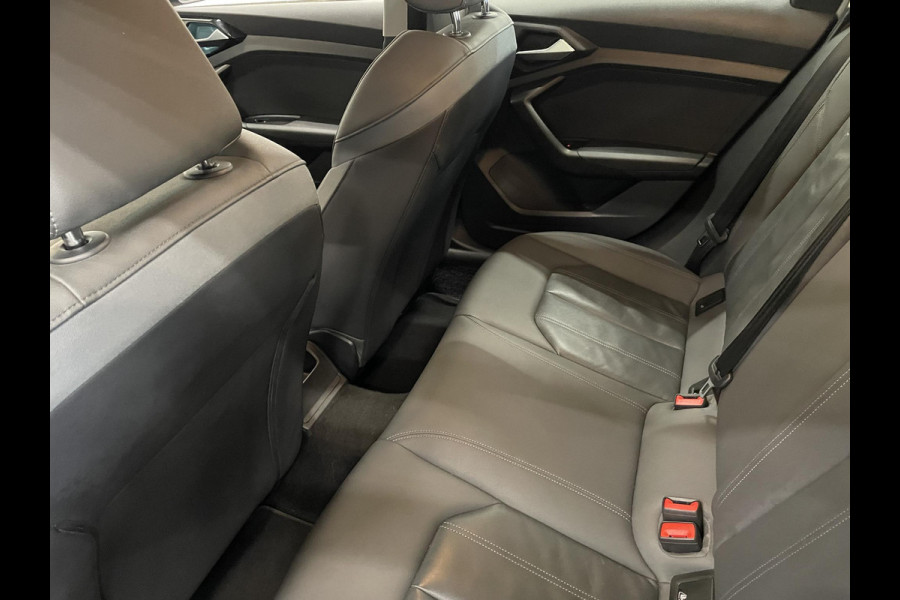 Audi A1 Sportback 35 TFSI 150pk S-tronic Navigatie Apple Carplay/Android Auto Parkeersensoren Virtual Cockpit Lichtmetalen velgen Airco