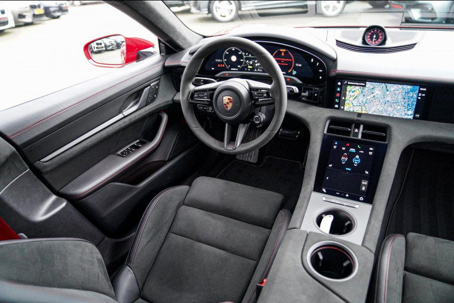Porsche Taycan Sport Turismo GTS 93 kWh | Luchtvering / LIFT | Bose surround sound | Panorama | Luxe Leder / Alcantara | Sfeerverl