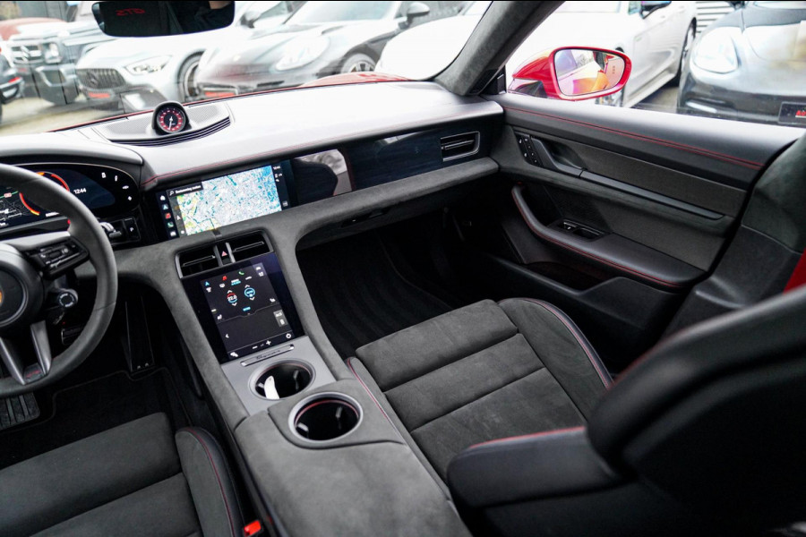 Porsche Taycan Sport Turismo GTS 93 kWh | Luchtvering / LIFT | Bose surround sound | Panorama | Luxe Leder / Alcantara | Sfeerverl