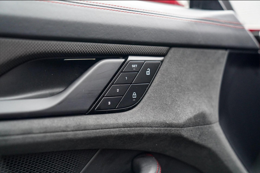 Porsche Taycan Sport Turismo GTS 93 kWh | Luchtvering / LIFT | Bose surround sound | Panorama | Luxe Leder / Alcantara | Sfeerverl