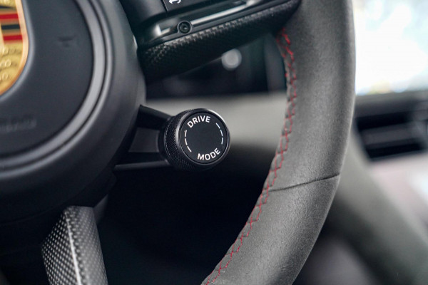 Porsche Taycan Sport Turismo GTS 93 kWh | Luchtvering / LIFT | Bose surround sound | Panorama | Luxe Leder / Alcantara | Sfeerverl