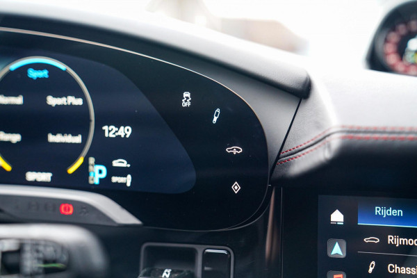 Porsche Taycan Sport Turismo GTS 93 kWh | Luchtvering / LIFT | Bose surround sound | Panorama | Luxe Leder / Alcantara | Sfeerverl