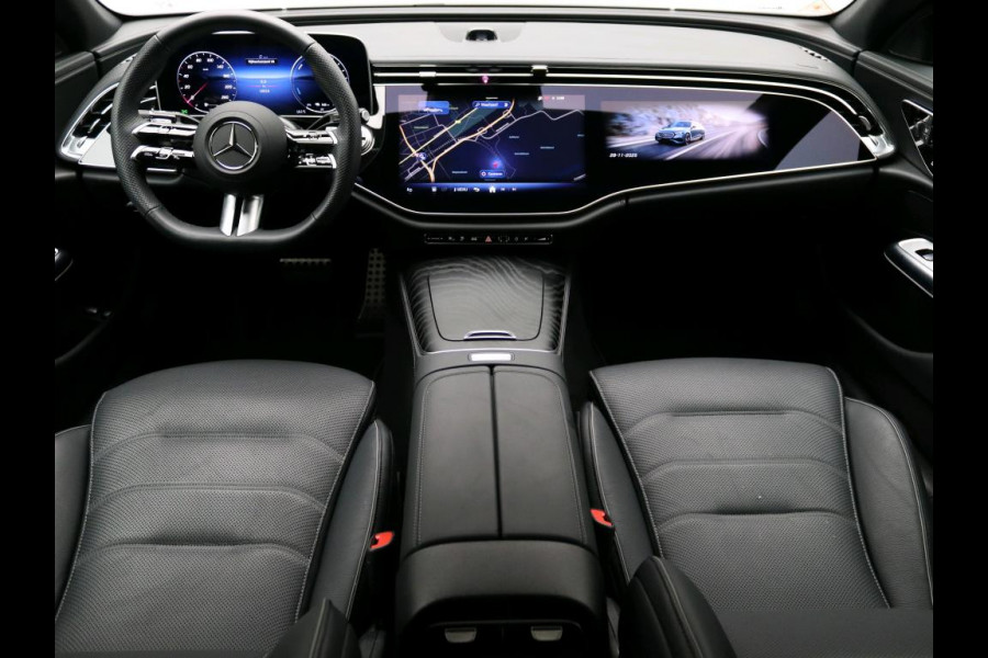 Mercedes-Benz E-Klasse 300 e Sport Edition AMG Line | Panorama Schuif-Kanteldak | Distronic | Lederen bekleding | Alarm | Parkeerpakket met 360°-camera | 20 Inch AMG Velgen. Inclusief 24 maanden MB Certified garantie voor Europa.