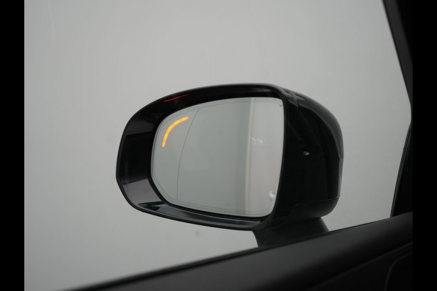 Volvo XC60 Recharge T8 AWD R-Design Plug In Hybrid 391pk Dealer O.H. PHEV | Panodak | Luchtvering | Head Up | Camera | Harman & Kardon | Sportstoelen Memory & Verwarmd | 21"L.M | Apple Carplay | Keyless | Blis | Virtual | Navigatie | DAB |