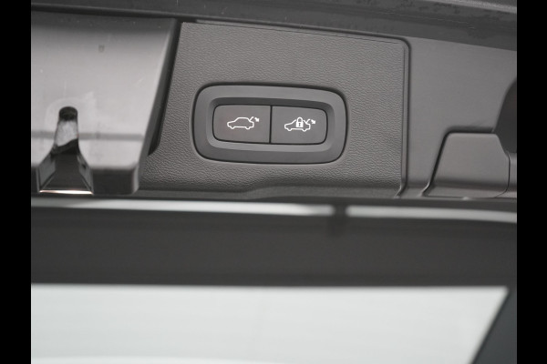 Volvo XC60 Recharge T8 AWD R-Design Plug In Hybrid 391pk Dealer O.H. PHEV | Panodak | Luchtvering | Head Up | Camera | Harman & Kardon | Sportstoelen Memory & Verwarmd | 21"L.M | Apple Carplay | Keyless | Blis | Virtual | Navigatie | DAB |