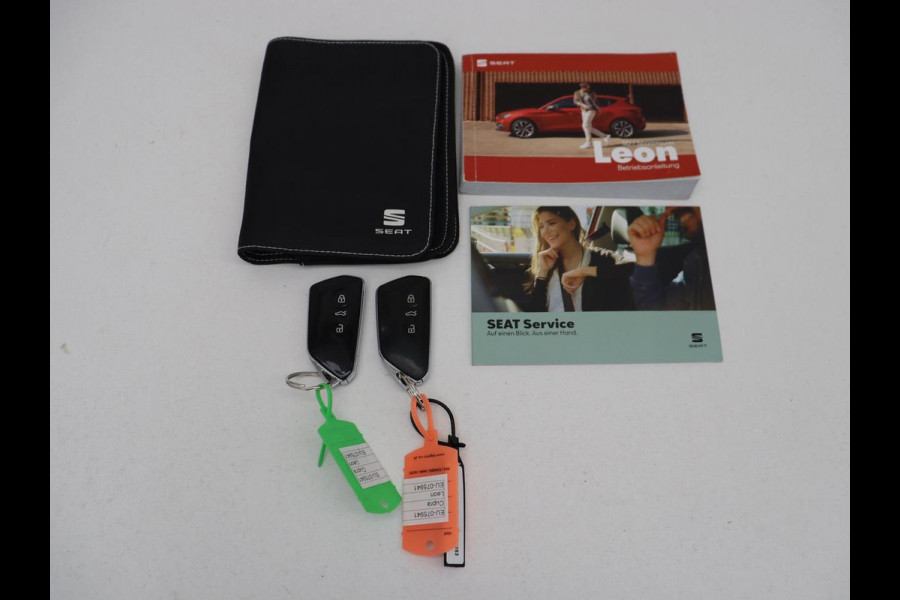 Seat Leon 1.4 TSI eHybrid PHEV FR | Panoramadak | Stoelverwarming | Leder/Alcantara | Adaptive cruise | Camera | Carplay | Navigatie | Stuurverwarming | Plug In