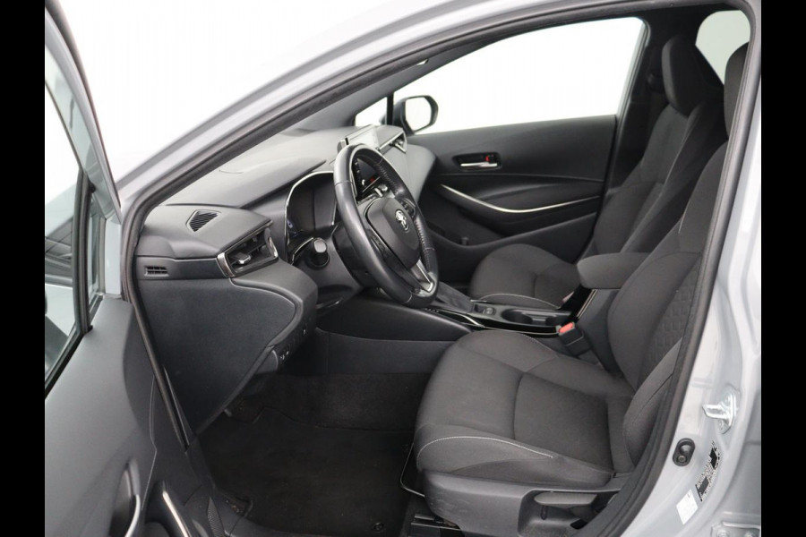 Toyota Corolla 1.8 Hybrid Business | Trekhaak | Camera | Adaptive cruise | Carplay | Full LED | Climate control | Bluetooth | DAB | Getint glas