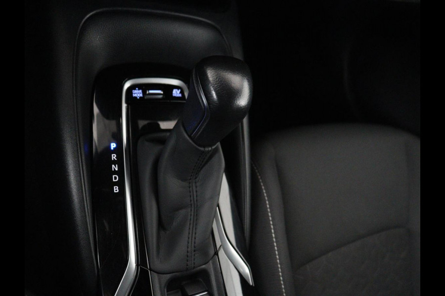 Toyota Corolla 1.8 Hybrid Business | Trekhaak | Camera | Adaptive cruise | Carplay | Full LED | Climate control | Bluetooth | DAB | Getint glas