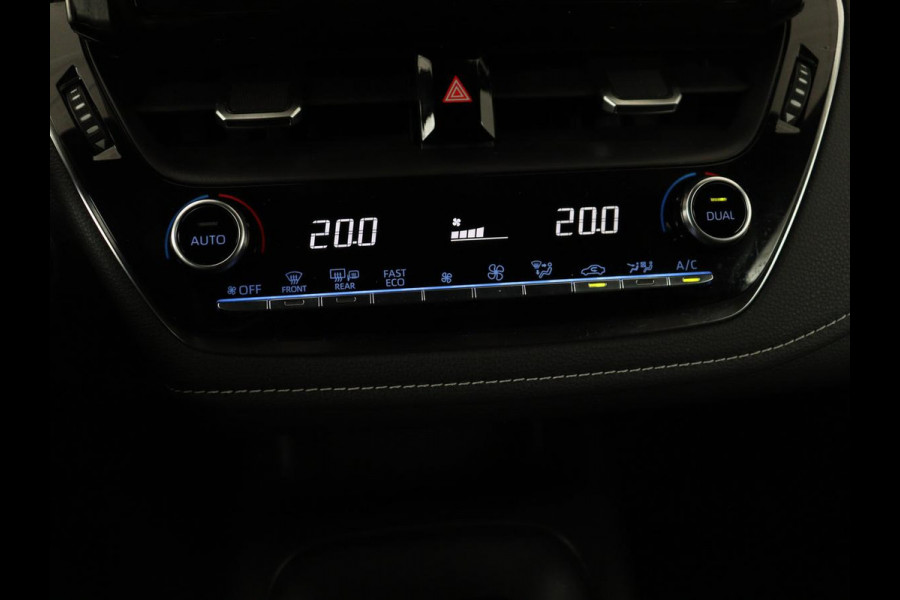 Toyota Corolla 1.8 Hybrid Business | Trekhaak | Camera | Adaptive cruise | Carplay | Full LED | Climate control | Bluetooth | DAB | Getint glas