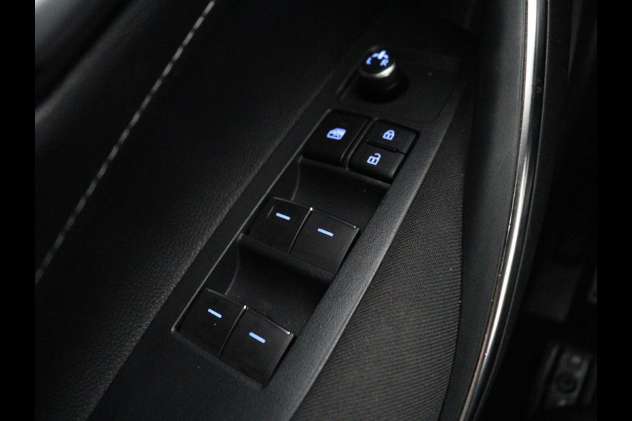 Toyota Corolla 1.8 Hybrid Business | Trekhaak | Camera | Adaptive cruise | Carplay | Full LED | Climate control | Bluetooth | DAB | Getint glas