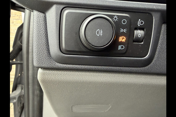 Ford E-Transit Cust. 320 L1H1 Limited 65 kWh/ 218 PK Direct leverbaar/stoel&stuur verwaming/B&O/ Camera