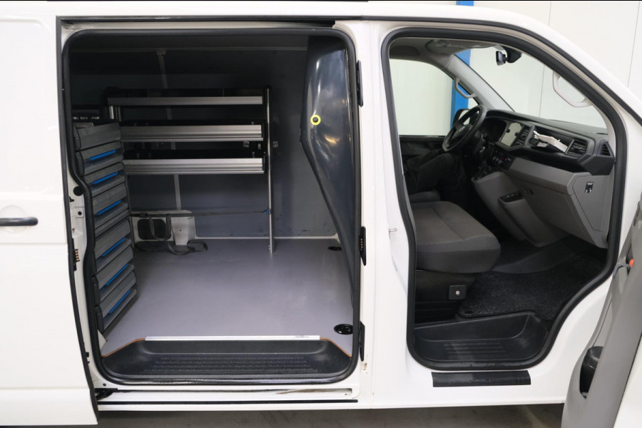 Volkswagen Transporter 2.0 TDI 150PK L2H1 Automaat - N.A.P. Airco, Navi, Cruise, Camera.