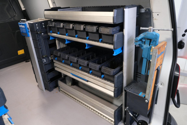 Volkswagen Transporter 2.0 TDI 150PK L2H1 Automaat - N.A.P. Airco, Navi, Cruise, Camera.