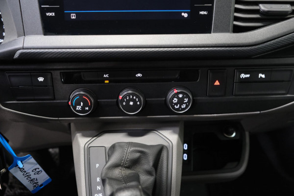 Volkswagen Transporter 2.0 TDI 150PK L2H1 Automaat - N.A.P. Airco, Navi, Cruise, Camera.