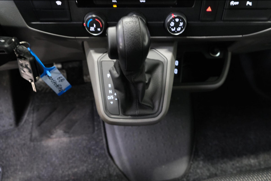 Volkswagen Transporter 2.0 TDI 150PK L2H1 Automaat - N.A.P. Airco, Navi, Cruise, Camera.