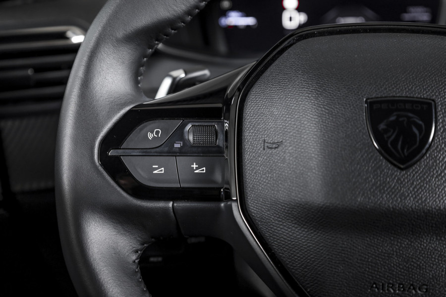 Peugeot 2008 1.2 Hybrid 145 Allure - Automaat | Dig. Cockpit | Adapt. Cruise | Stoelverw. | PDC | Camera | App. Connect | ECC | DAB | LM 17" | 5034