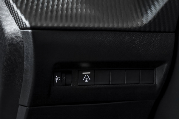 Peugeot 2008 1.2 Hybrid 145 Allure - Automaat | Dig. Cockpit | Adapt. Cruise | Stoelverw. | PDC | Camera | App. Connect | ECC | DAB | LM 17" | 5034