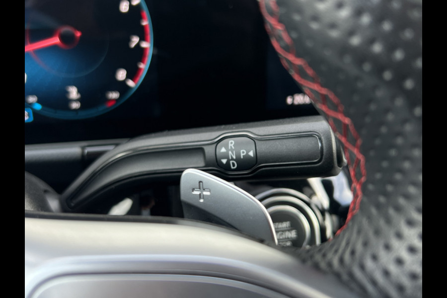 Mercedes-Benz B-Klasse 200 Business Solution AMG | Pano | Trekhaak | Memory | Sfeerverlichting