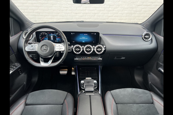 Mercedes-Benz B-Klasse 200 Business Solution AMG | Pano | Trekhaak | Memory | Sfeerverlichting
