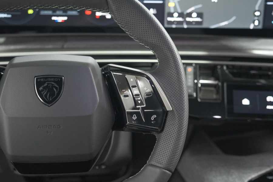 Peugeot 3008 1.2 Hybrid 145 GT | Trekhaak | Elektronische Kofferklep | Adaptieve Cruise Control | Camera