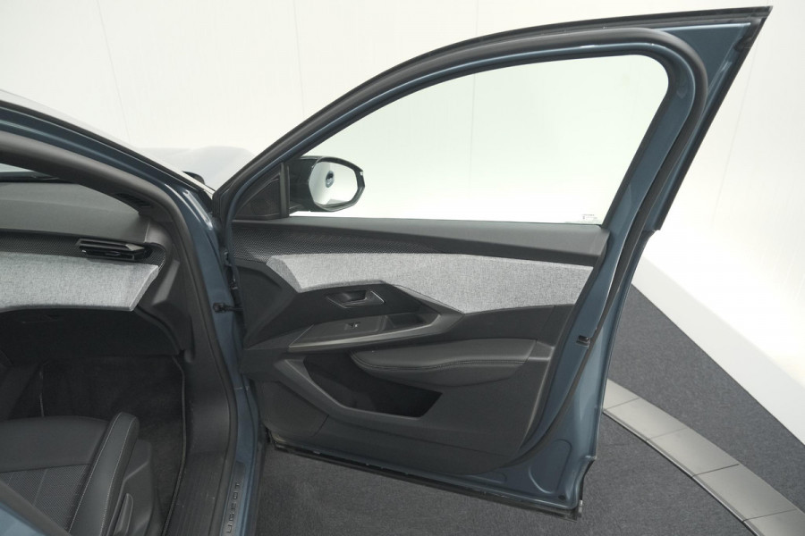 Peugeot 3008 1.2 Hybrid 145 GT | Trekhaak | Elektronische Kofferklep | Adaptieve Cruise Control | Camera