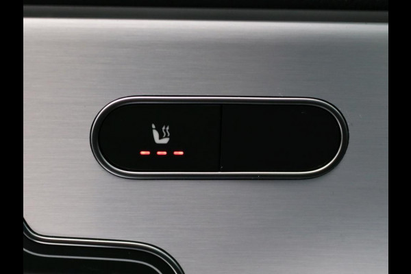 Mercedes-Benz CLA-Klasse Shooting Brake 250 e Business Solution AMG AMG Line | Night Pakket |Panorama Schuif-Kanteldak | Memory Stoelen | Head-up display | Parkeerpakket met 360°-camera. Inclusief 24 maanden MB Certified garantie voor Europa.