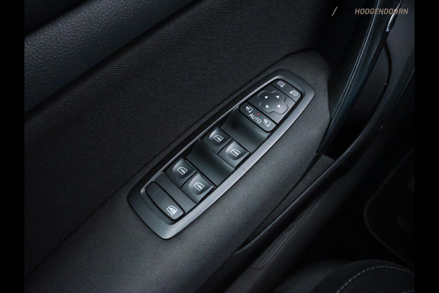 Renault Mégane Estate 1.6 E-Tech Plug-In Hybrid 160 R.S. Line (APPLE CARPLAY,LED,KEYLESS,KEYLESS,DIGITAAL DISPLAY,PARKEERSENSOREN)