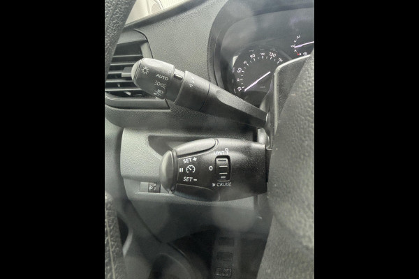 Peugeot Expert 2.0 BlueHDI 120*A/C*CRUISE*NAVI*HAAK*CARPLAY*3PERS