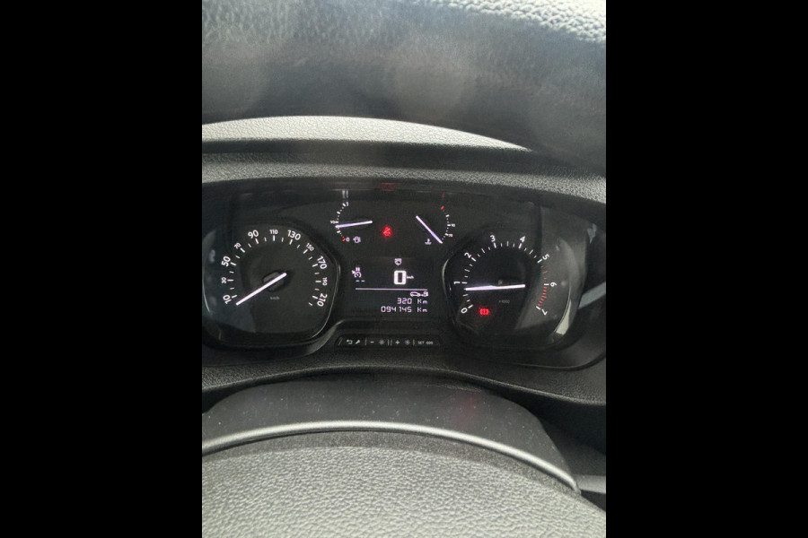Peugeot Expert 2.0 BlueHDI 120*A/C*CRUISE*NAVI*HAAK*CARPLAY*3PERS