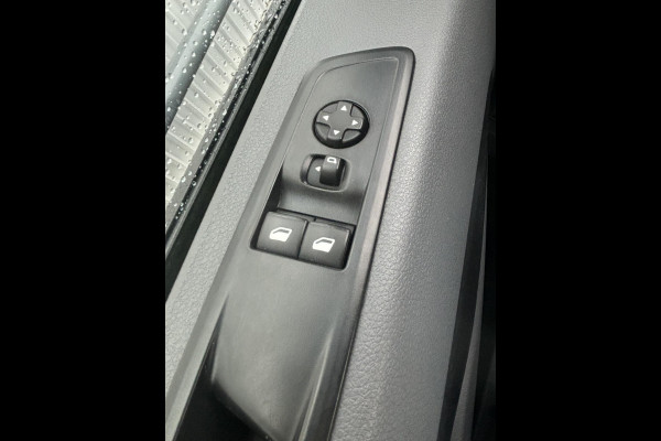 Peugeot Expert 2.0 BlueHDI 120*A/C*CRUISE*NAVI*HAAK*CARPLAY*3PERS