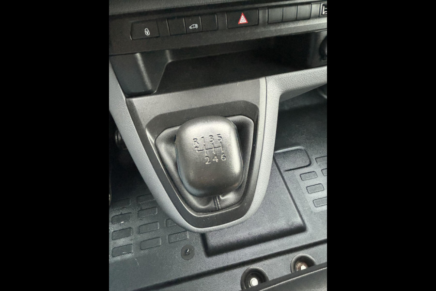 Peugeot Expert 2.0 BlueHDI 120*A/C*CRUISE*NAVI*HAAK*CARPLAY*3PERS